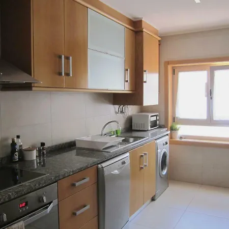 Modern&cozy One Bedroom Flat - Private Parking * פורטימאו